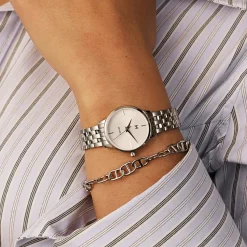Women MVMT Round|Shop All^Avenue II