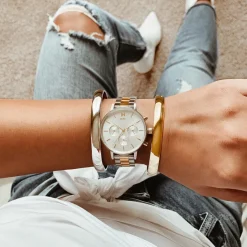 Women MVMT Round|Shop All^Nova