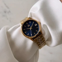 Women MVMT Round|Shop All^Rise Boyfriend