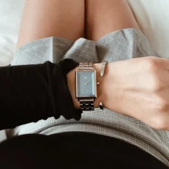 Women MVMT Rectangle|Shop All^Signature Square