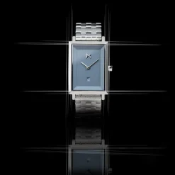 Women MVMT Rectangle|Shop All^Signature Square